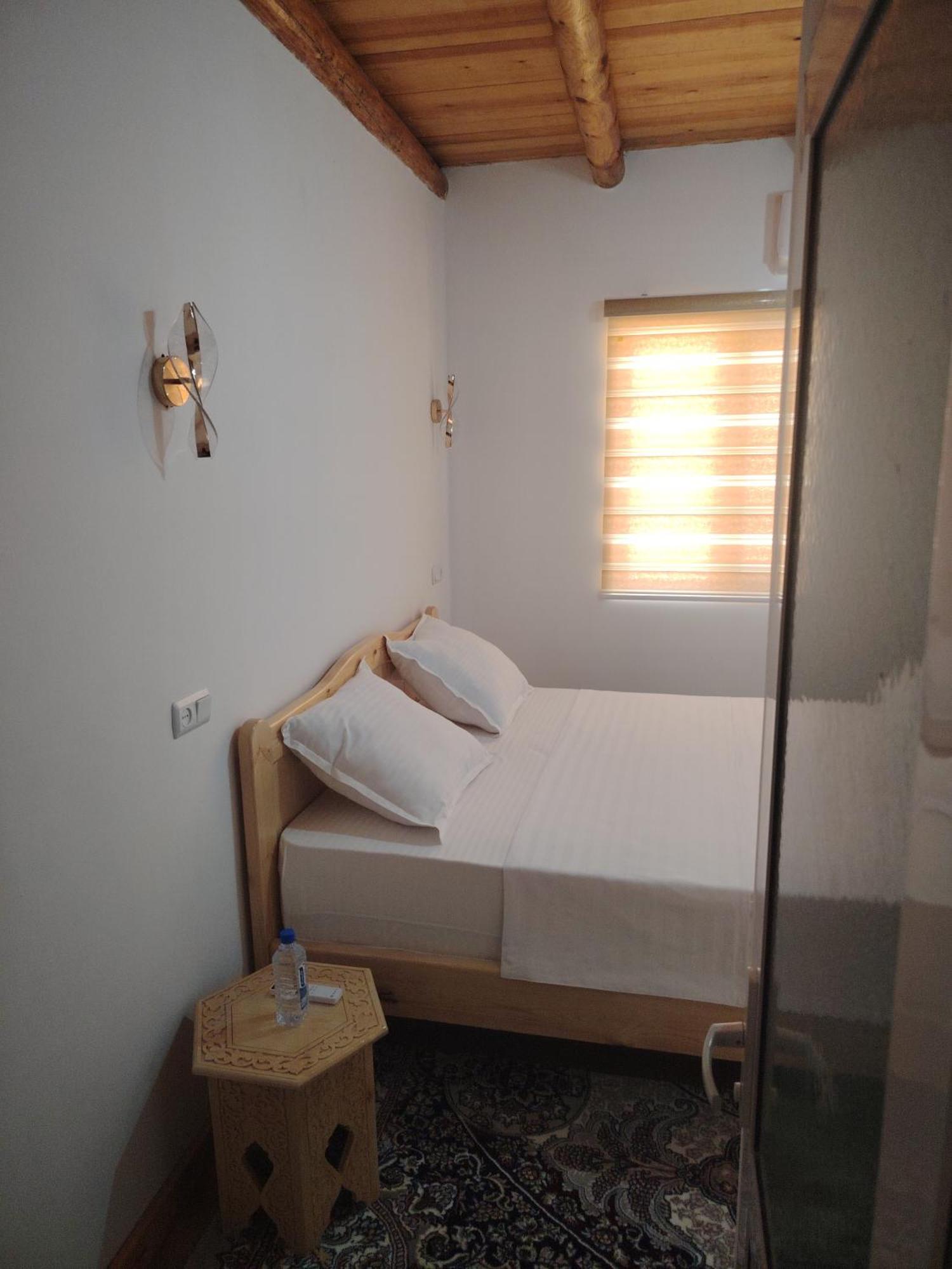 Gold Khiva Bed & Breakfast Bilik gambar